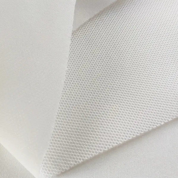 Was ist Mesh-Gewebe? Warum ist es bei Sportbekleidung so wichtig?